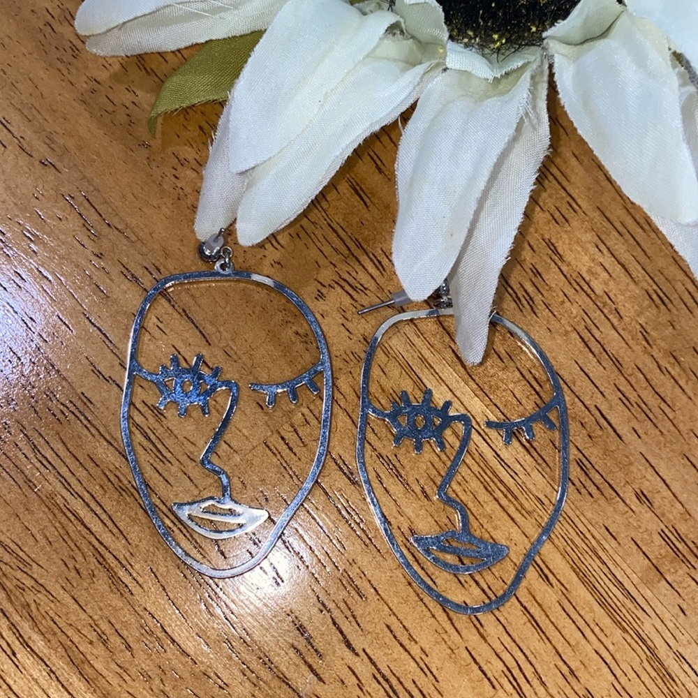 Boutique earrings